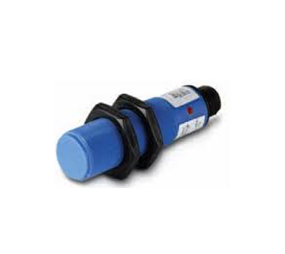Sensores capacitivos plÃ¡sticos M18, faceados, alcance 5mm, c/ conector M12